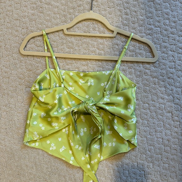 Sunday Best light green satin blouse with flowers size S - Picture 2 of 3